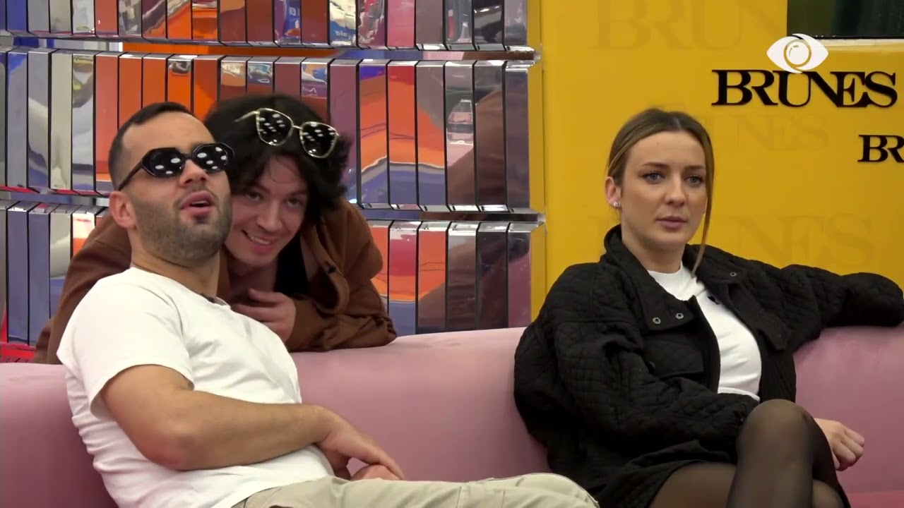 Nëse dashurohesh ti me Juelën unë dal jashtë/ Rogerti i drejtohet Stenaldos