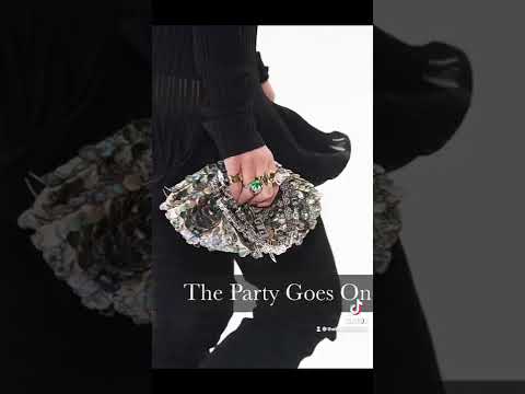 Spring/Summer 2022 Bag Trends You Need to Know now!! #shorts #vogue #fashiontrends2022 #fashion