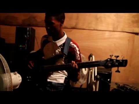 LES TAMBOURS DES DOCKS