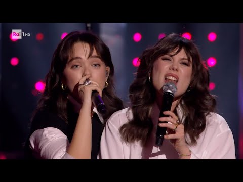 Sarà Sanremo 2024 - Vale LP e Lil Jolie cantano "Dimmi tu quando sei pronto per fare l'amore"