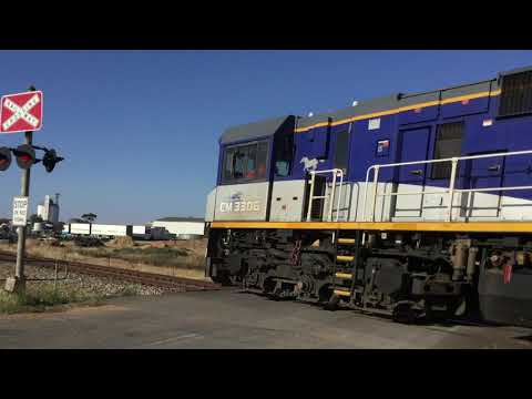 freight train 1501S CM3306 CM3308