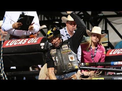 Sean Willingham thrown into crowd by Thrift Shop (PBR)