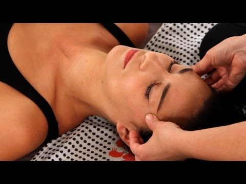 フェイスマッサージのやり方｜指圧マッサージ (How to Give a Face Massage | Shiatsu Massage)