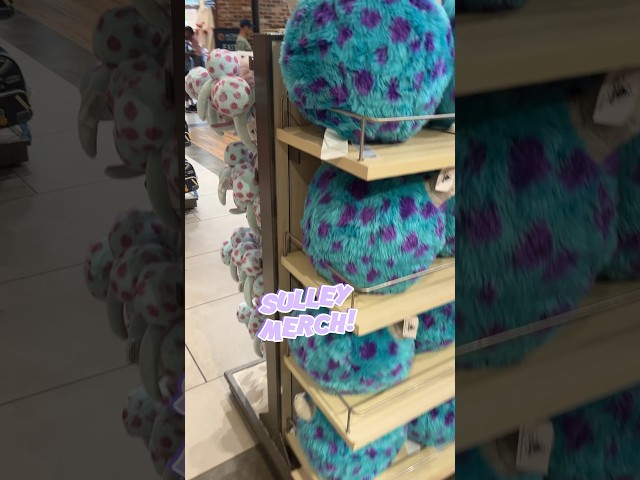 Vídeo relacionado con Disney Store Oficial Peluche Pequeño Sulley, Monstruos S.A., 24 cm, Figura de Personaje con Garras de Fieltro y Cuernos Acolchados, Apto Desde el Nacimiento