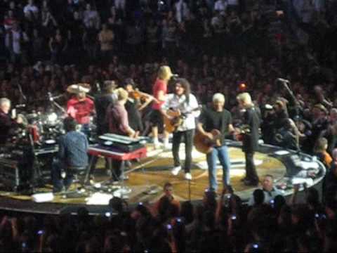 Foo Fighters at the O2 (feat. Brian May & Roger Taylor)