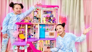 House Warming Party at the Dream House! | Little Big Toys