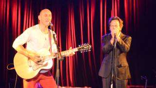 Simon Townsend & Eddie Vedder May 12 2015 Martyrs nunupics.com