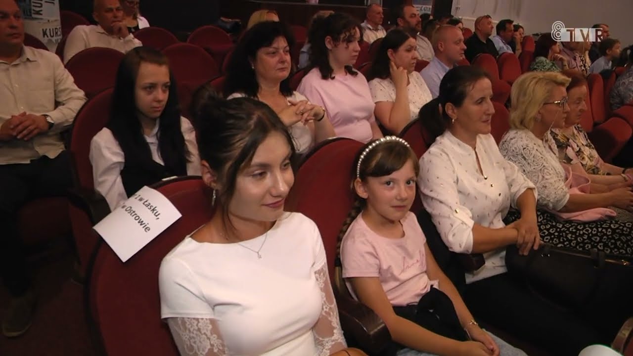 Stypendia Burmistrza Łasku dla najzdolniejszych uczniów oraz akty mianowania dla nauczycieli