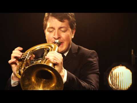 Molotow Brass Orkestar - Dini Mueter (official video)
