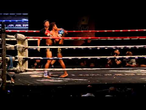 Jomtrinoi Sidjomtri (Thailand) vs Frank Vilchez (Peru) I1 in HongKong