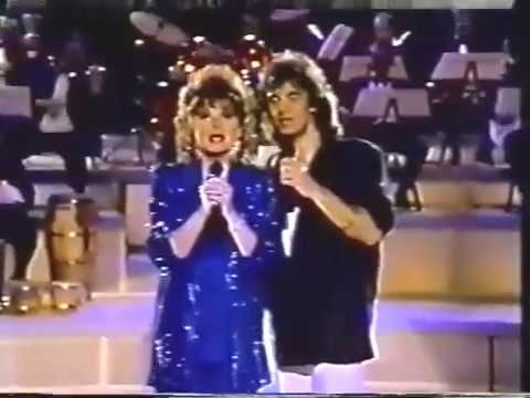 Roberto Carlos - Sentado a la vera del camino- Dueto Raridade