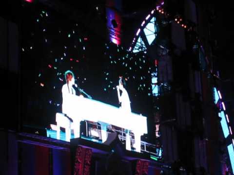 120407 Taemin and IU - Hello @ Korean Music Wave in Bangkok