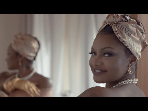 Vaniny Alves - Santa Baby (Um Natal Magico) (Official Vídeo)