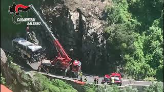 bus-precipitato-a-ravello-completato-il-recupero