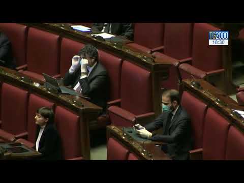 Coronavirus, contagi stabili. Conte: a breve piano nazionale riaperture