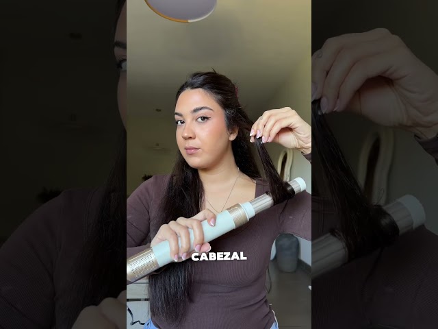 Vídeo relacionado con Cecotec Cepillo de Aire Secador Moldeador Alisador Multifunción 8 Cabezales CeramicCare AirGlam Champagne. 1400W, Tecnología Coanda, 3 Velocidades, 3 Temperaturas, Control Inteligente Calor, 110000rpm