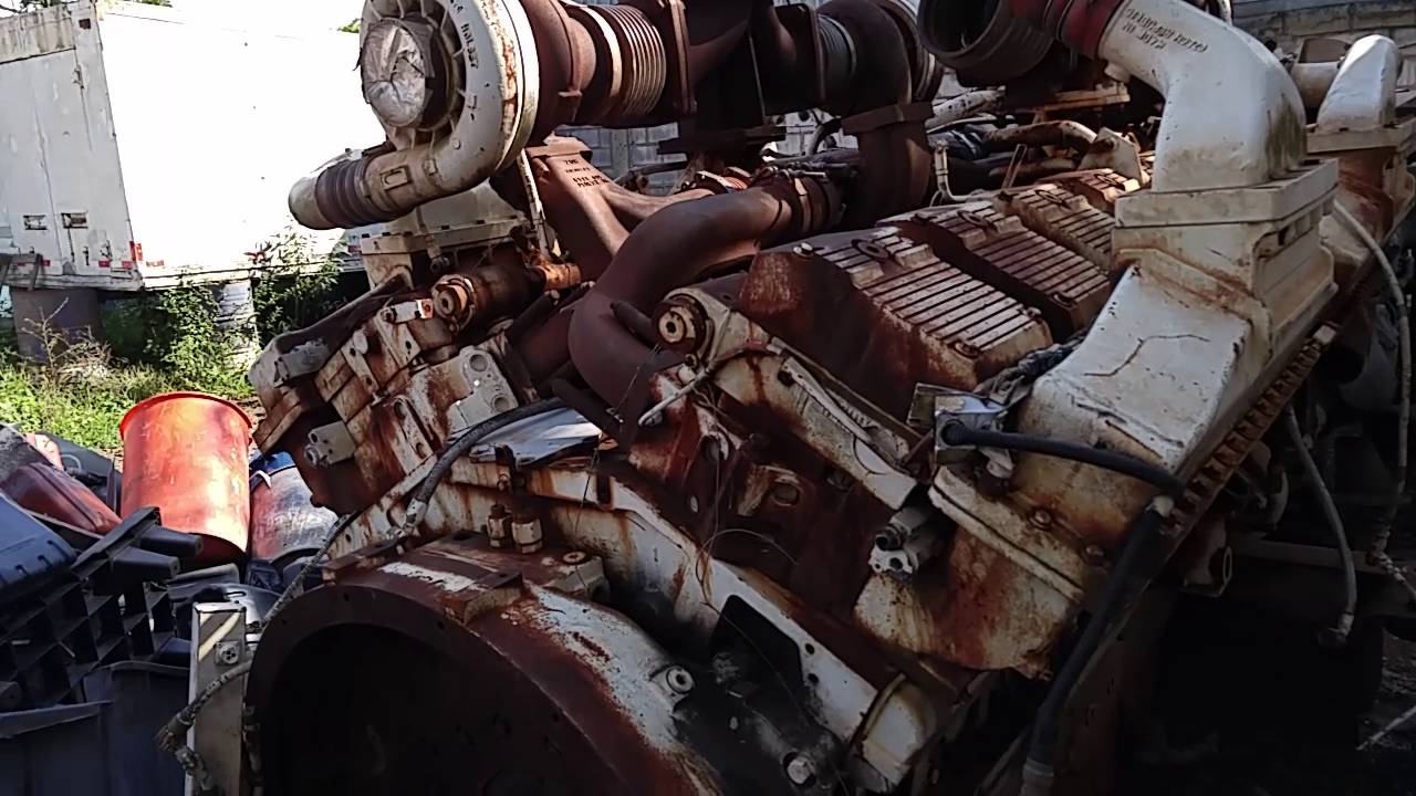 Motores Máquinas pesadas Ferro velho 16 cilindros e 4 turbos