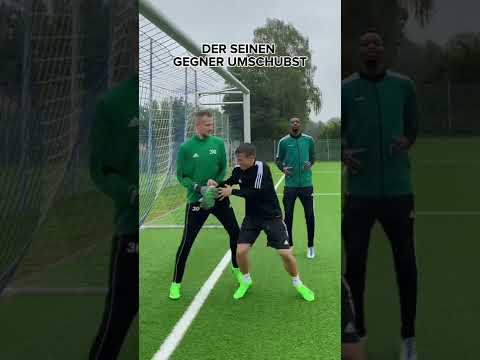 Torhüter wenn sie bei Ecken zugestellt werden. #shorts #fußball #torwart #deutschland