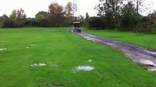 preview picture of video 'Drunk Dude on Golf course Jumping cart path!'