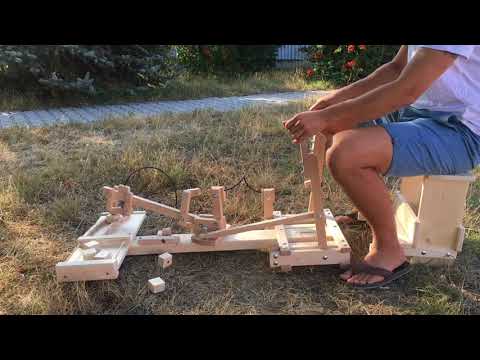 Dřevěný magnetický jeřáb