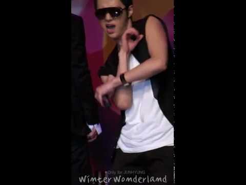 100521 Super Concert - JunHyung was very painful when performed T_T