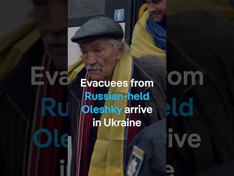 Evacuees from Russian-occupied Oleshky arrive in Ukraine | DW News