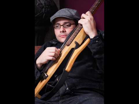 Pies Izquierdos - Pavel Nunez