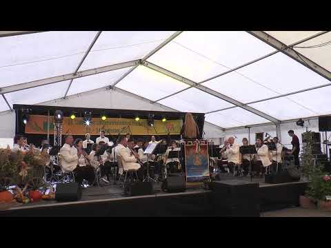 Banda di Montottone intona l'inno tedesco, il "Deutschlandlied", durante la cerimonia inaugurale