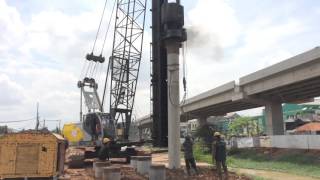 Proses paku bumi konstruksi jembatan Kalimalang