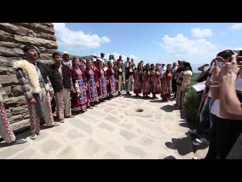 "Te Zargeg Zargeg" Sassoun Folk Ensemble.