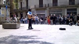 Clarence Milton Bekker aka CB Milton playing 'What's Up' by 4 Non Blondes in Barcelona