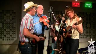 Foghorn Stringband - Outshine The Sun [Live at WAMU's Bluegrass Country]