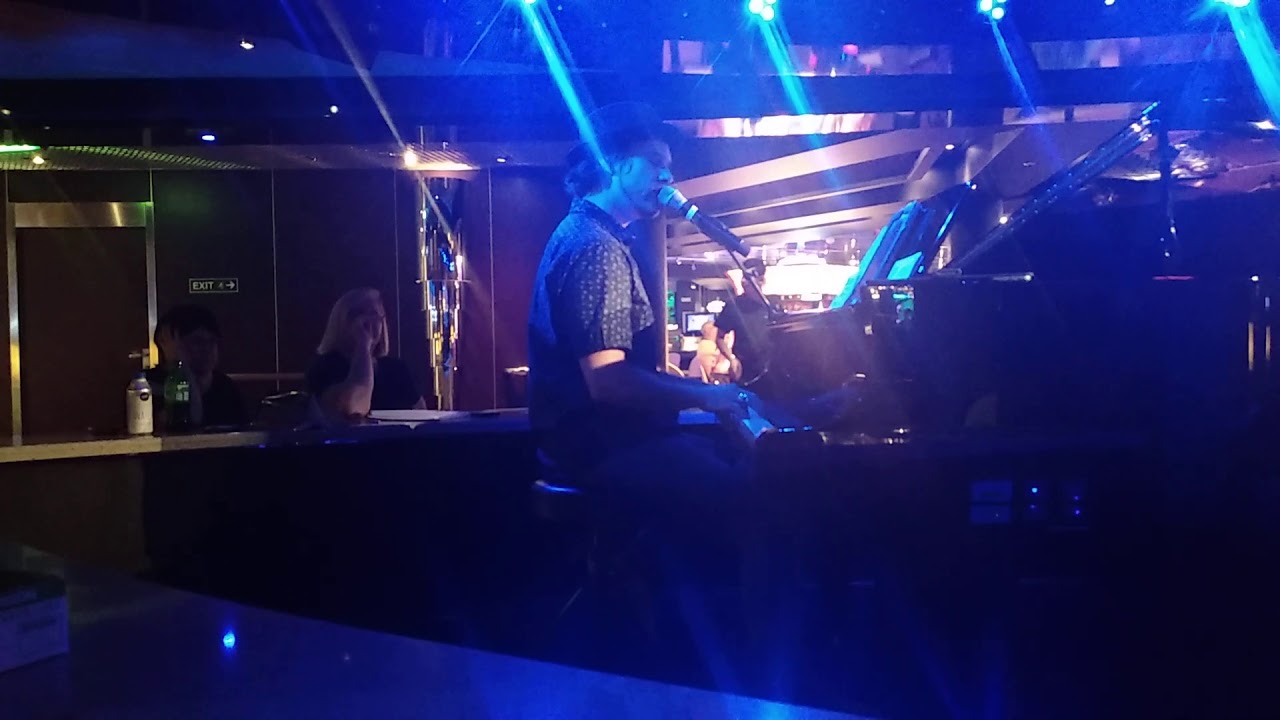 Promotional video thumbnail 2 for Joe Hollywood - Piano Entertainer