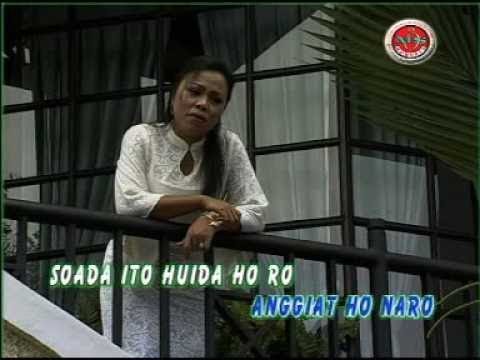Martha Hutagaol - MUulak Majoho (Official Musik Video)