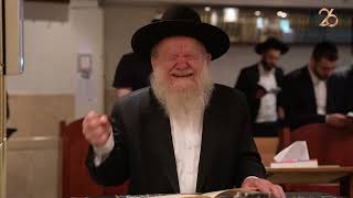 תיעוד מרטיט - הקינות בישיבת "אשרי האיש" בראשות הרה"ג יוסף צ. בן פורת שליט"א (הרב יוסף צבי בן פורת) - התמונה מוצגת ישירות מתוך אתר האינטרנט יוטיוב. זכויות היוצרים בתמונה שייכות ליוצרה. קישור קרדיט למקור התוכן נמצא בתוך דף הסרטון