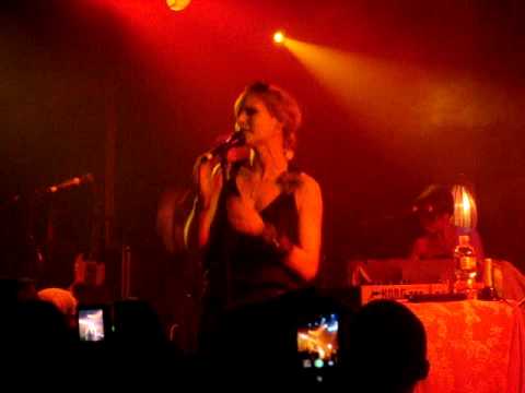 "The Crowning" A Camp (Cardigans' Nina Persson) at the Troubadour 6/15/09