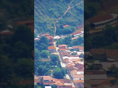 vista zoom de cepitá Santander el pueblo clavado en el cañón del Chicamocha #cultura #turismo