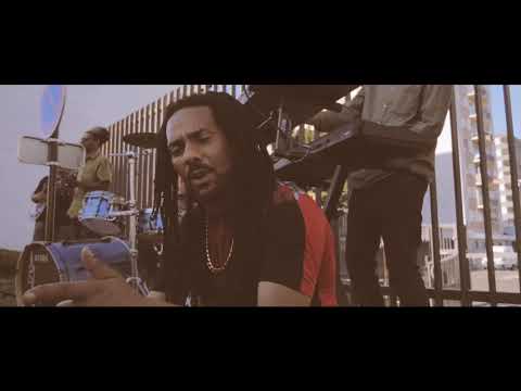 Djamatik & Lion Bizness Band - Qui Nous Sommes
