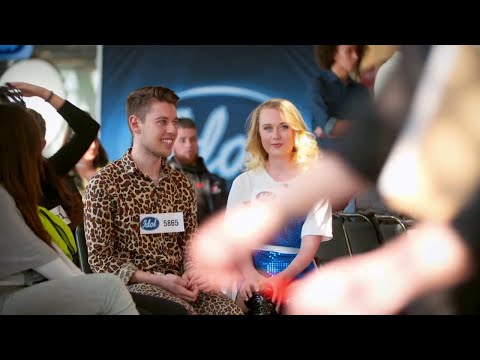 Simon Edeblom och Martina Mähl vill imponera på juryn i Idol 2019 - Idol Sverige (TV4)
