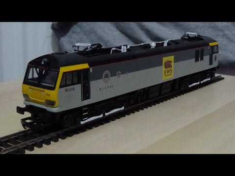 Hornby R3480 | Class 92 Electric Locomotive | 92016 | EWS Triple Grey | OO Gauge | Review | HD