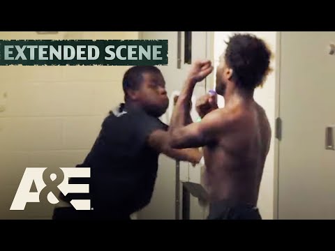 60 Days In: 1-on-1 FIGHT Arranged by Pod Boss for Inmate's Birthday (S3) | A&E