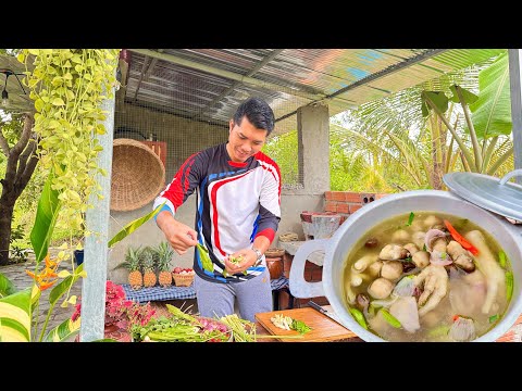Lively market stroll to farmhouse chicken feet soup