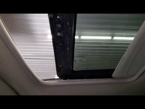 18E0592 - 2005 Dodge Durango SLT - Power Sun Roof