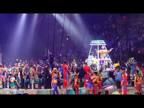 Closing moments of final performance of Ringling Brothers Barnum & Bailey Circus - 5/21/17