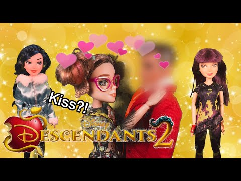 Descendants 3 Dolls Dizzy’s First KISS! True love? Mal & Evie Blind Date Disney D2 Episode story