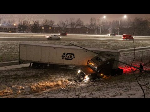 Light snow leads to wrecks in Cedar Rapids (12/27/20)
