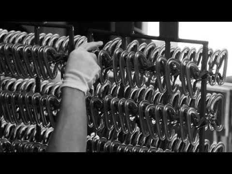 Black Diamond VaporLock Screwgate Carabiner video poster