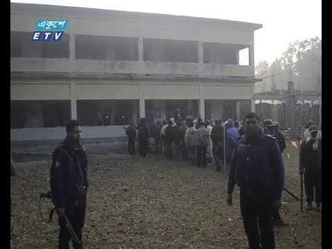 শীত উপেক্ষা করে ভোট কেন্দ্রে ভোটাররা