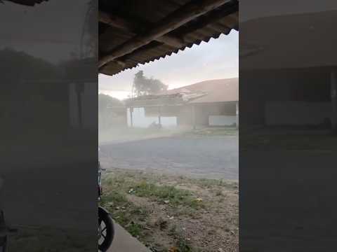 Ventos fortes  Campo de Rodeio de Charqueadas-RS 15/12 #suldobrasil #temporais #ventoforte