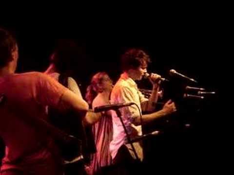 Beirut - Le Moribond (Brel Cover) Live in Paris